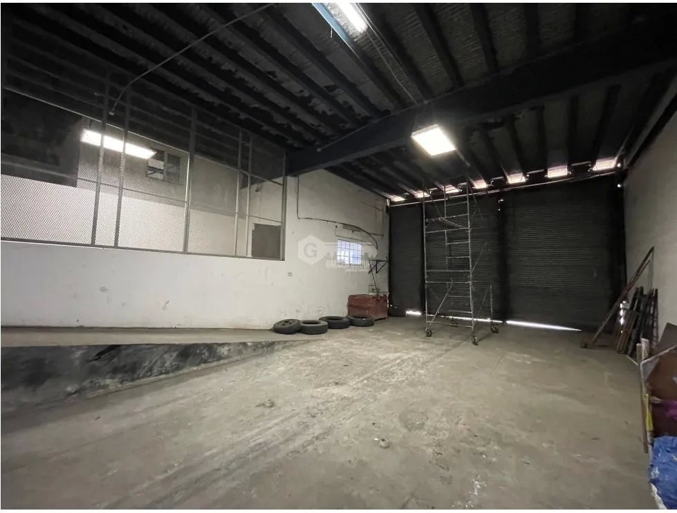 Warehouse for sale in Zona Libre