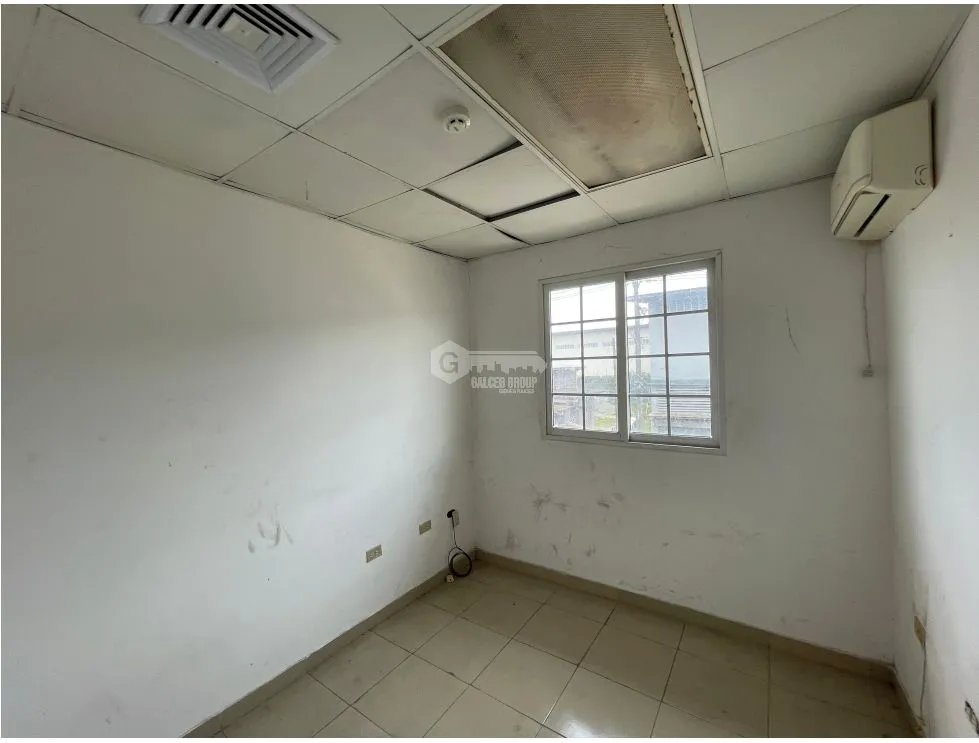 Warehouse for sale in Zona Libre