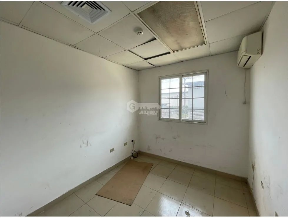 Warehouse for sale in Zona Libre
