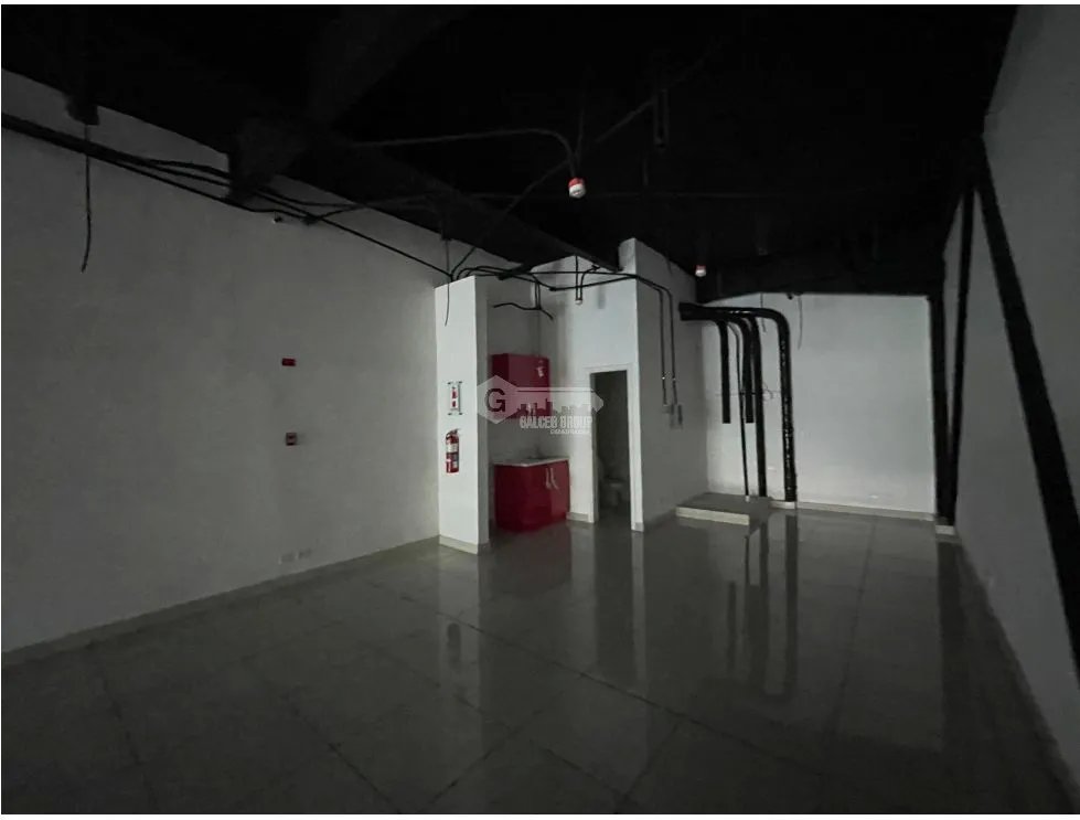 SE ALQUILA LOCAL EN BELLA VISTA PLAZA COWES 100M 1 BAÑO COCINA