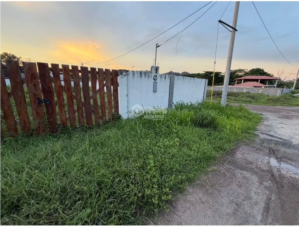 SE VENDE TERRENO EN GORGONA PLAYA MALIBÚ  CON MURO PERIMETRAL
