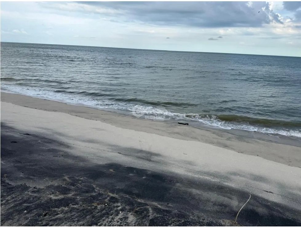 SE VENDE LOTE EN GORGONA PLAYA MALIBÚ 1200 M FRENTE AL MAR