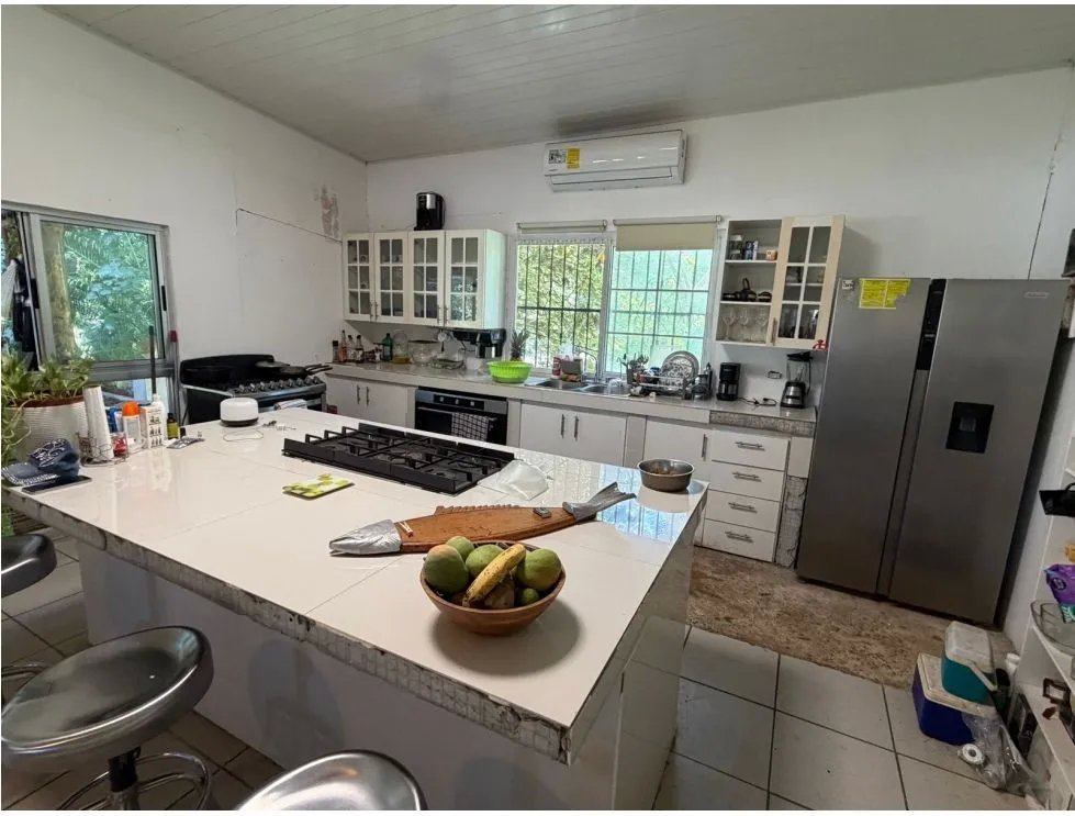 SE VENDE CASA EN CORONADO 1500M 5 HABITACIONES A PASOS DE LA PLAYA