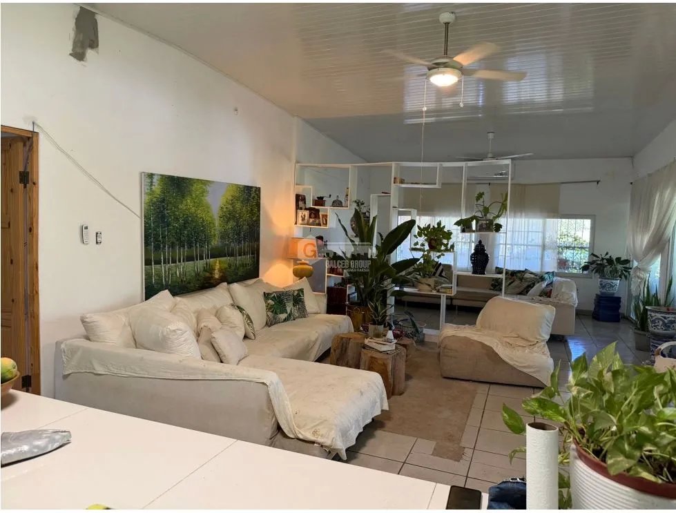 SE VENDE CASA EN CORONADO 1500M 5 HABITACIONES A PASOS DE LA PLAYA