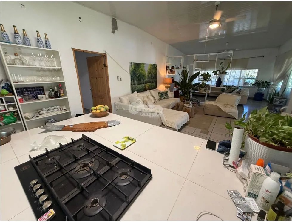 SE VENDE CASA EN CORONADO 1500M 5 HABITACIONES A PASOS DE LA PLAYA