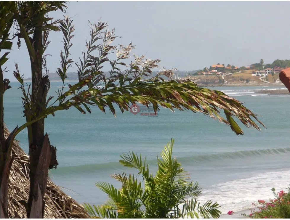 SE VENDE CASA EN CORONADO  2,475 M2 FRENTE A LA PLAYA
