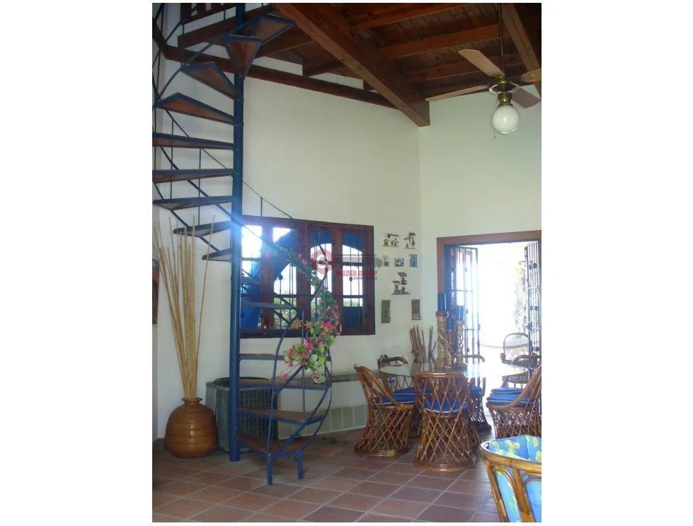 SE VENDE CASA EN CORONADO  2,475 M2 FRENTE A LA PLAYA