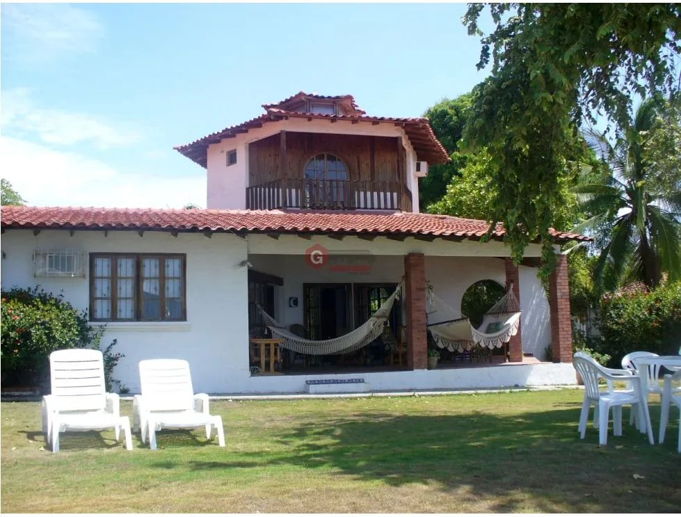 SE VENDE CASA EN CORONADO  2,475 M2 FRENTE A LA PLAYA