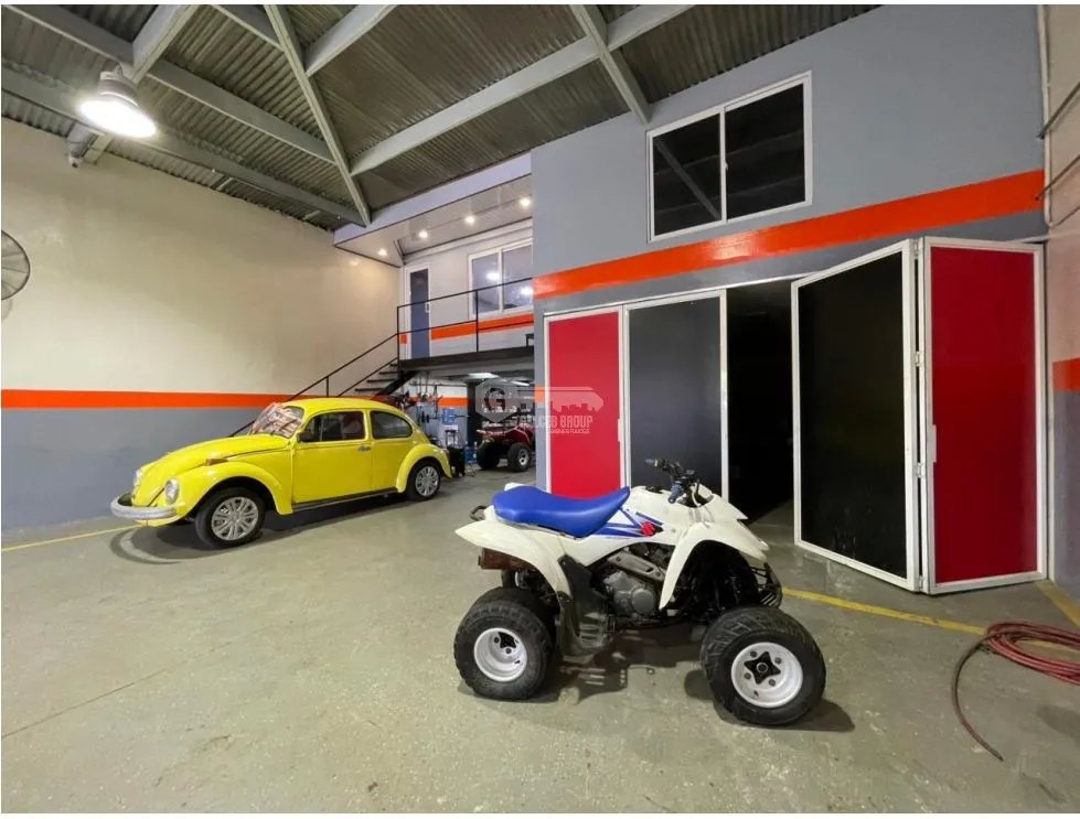 SE VENDE CENTRO AUTOMOTRIZ 400M EN VILLA LUCRE VIA PRINCIPAL