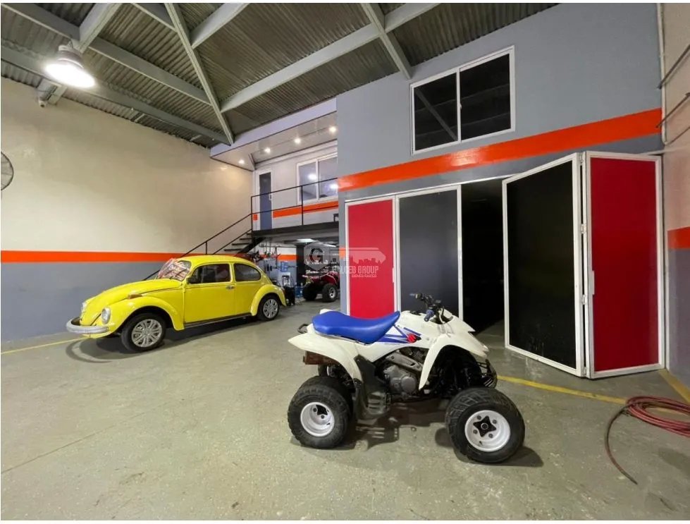 SE VENDE CENTRO AUTOMOTRIZ 400M EN VILLA LUCRE VIA PRINCIPAL