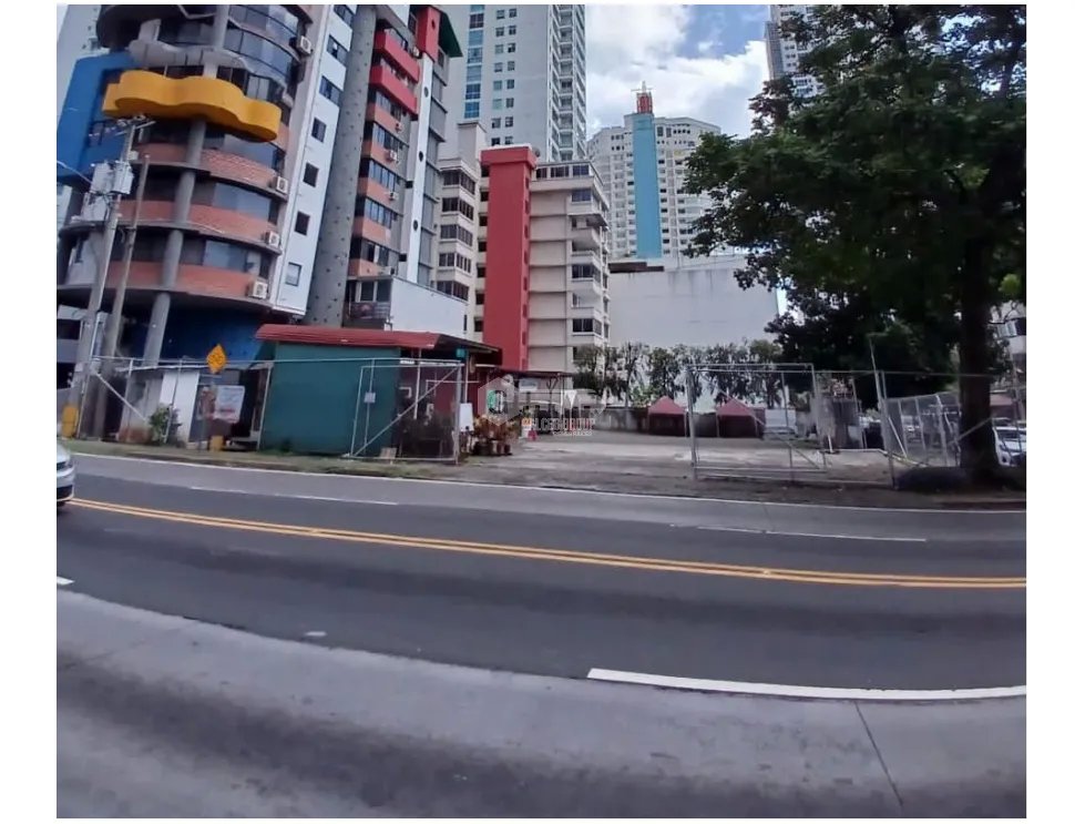 SE VENDE TERRENO COMERCIAL EN VIA ISRAEL DE 1158M CON CODIGO RM-3 MCU2