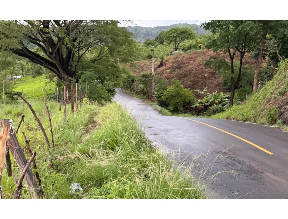 SE VENDE TERRENO LOS CAJONES DE CHAME 1800M SOBRE VIA ASFALTADA