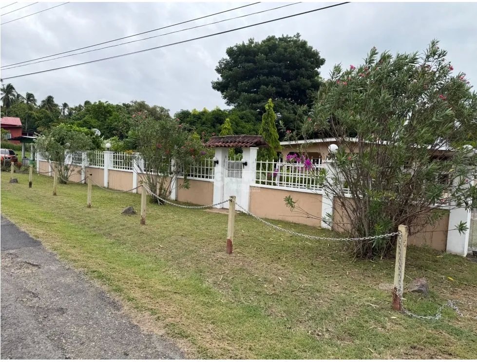 SE VENDE CASA EN SAN CARLOS EL HIGO 3 HABITACIONES 1722M PISCINA
