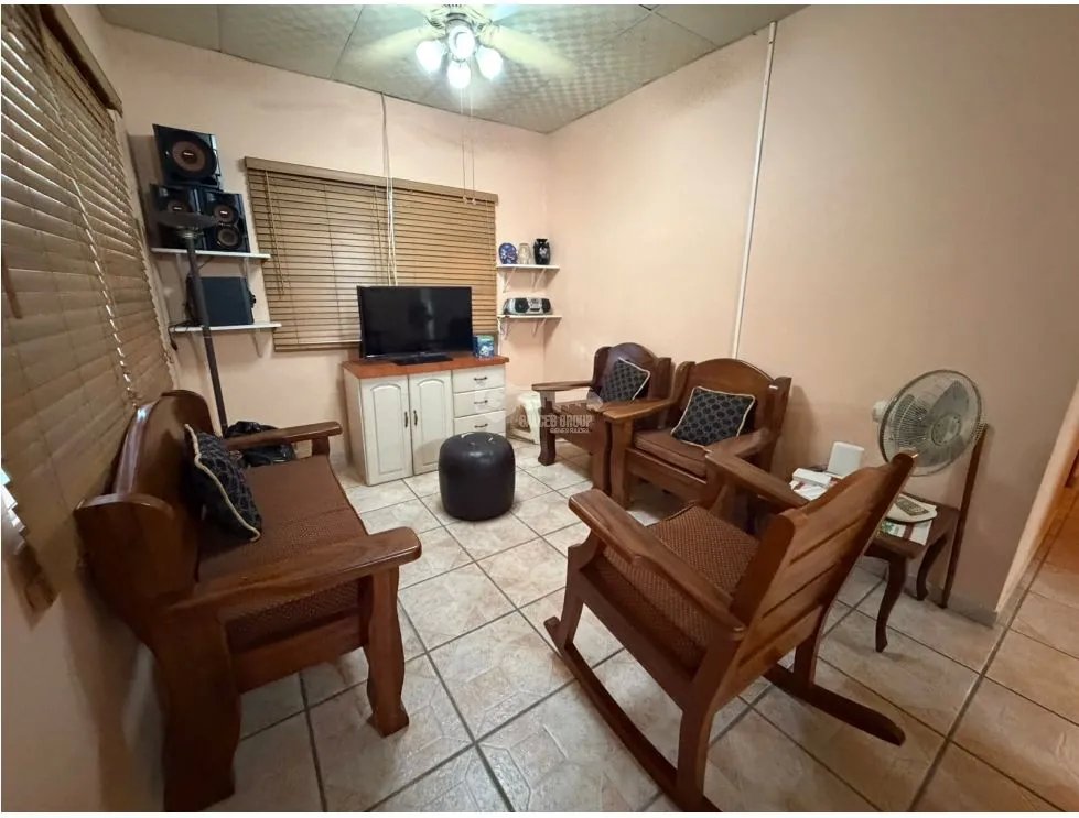 SE VENDE CASA EN SAN CARLOS EL HIGO 3 HABITACIONES 1722M PISCINA