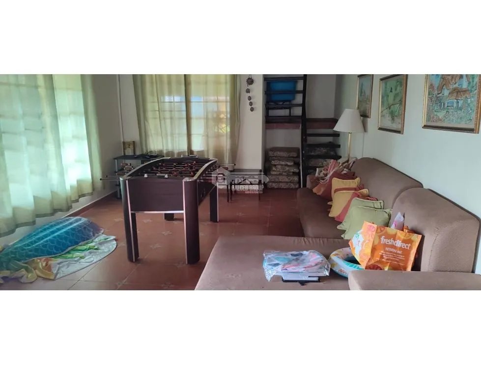 SE VENDE CASA EN GORGONA 1407 M2  CON PISCINA CERCA DE LA PLAYA