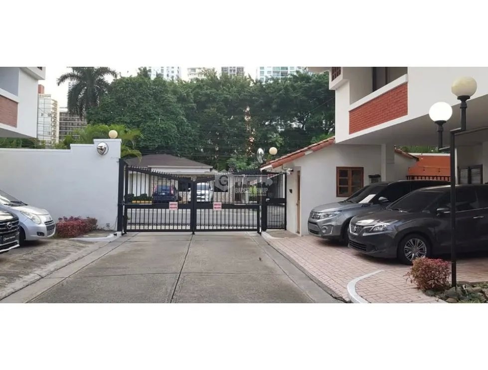 SE VENDE CASA EN SAN FRANCISCO 400M 3 HABITACION AMOBLADO 2 NIVELES