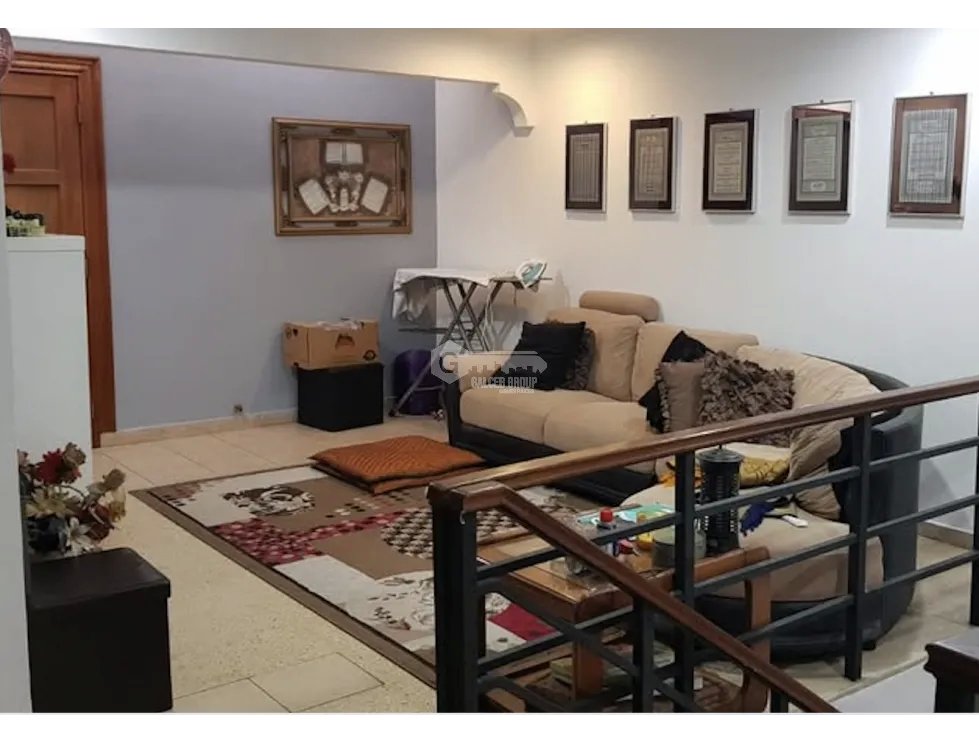 SE VENDE CASA EN SAN FRANCISCO 400M 3 HABITACION AMOBLADO 2 NIVELES