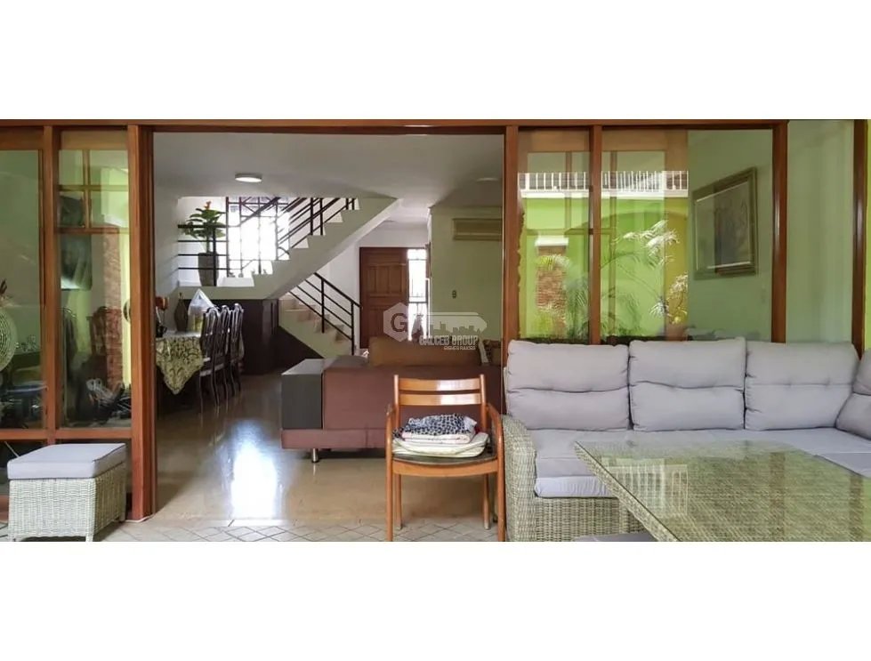 SE VENDE CASA EN SAN FRANCISCO 400M 3 HABITACION AMOBLADO 2 NIVELES