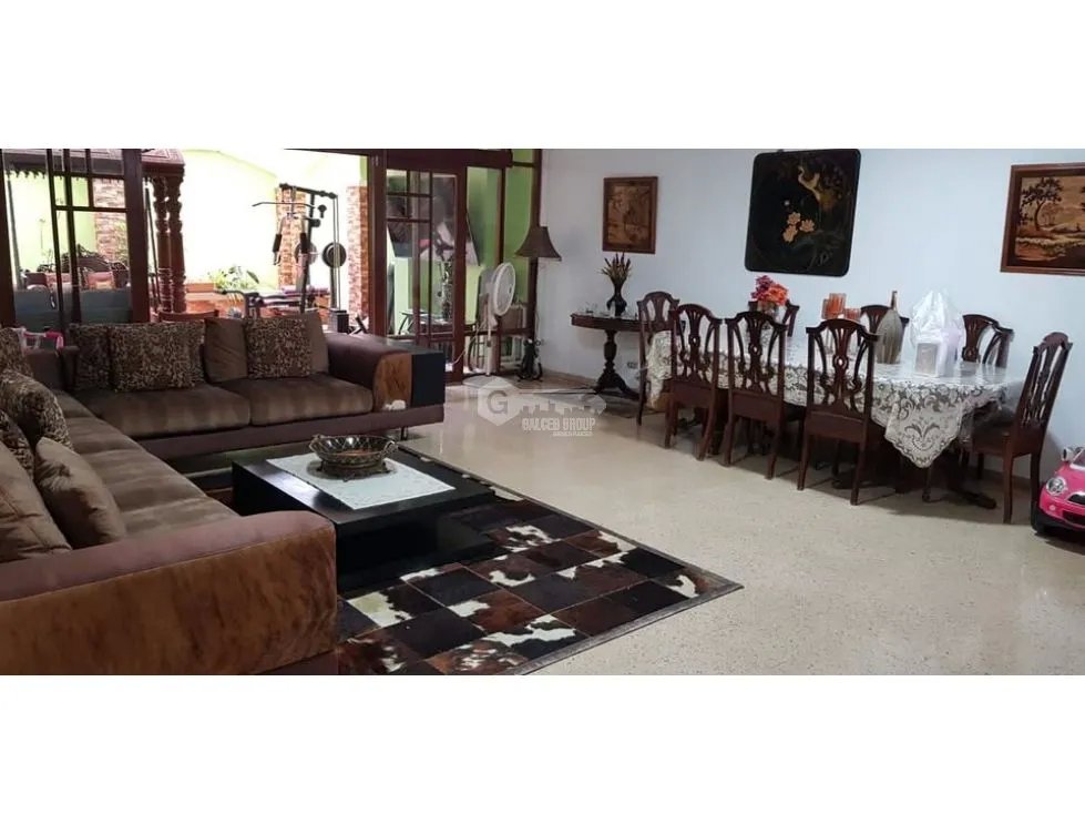 SE VENDE CASA EN SAN FRANCISCO 400M 3 HABITACION AMOBLADO 2 NIVELES