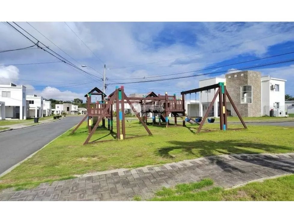 SAN CARLOS / 3 HABITACIONES / 600 M2 / 2 BAÑOS / TERRAZA