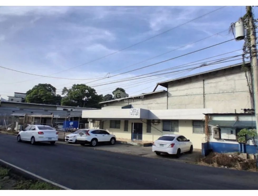 SE VENDE EDIFICIO COMERCIAL EN RIO ABAJO 1,748M2 OFICINA Y DEPOSITO