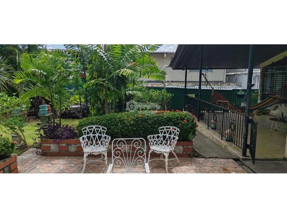 SE VENDE CASA EN BETANIA URB. LOS ANGELES 3 HABITACIONES 675m2