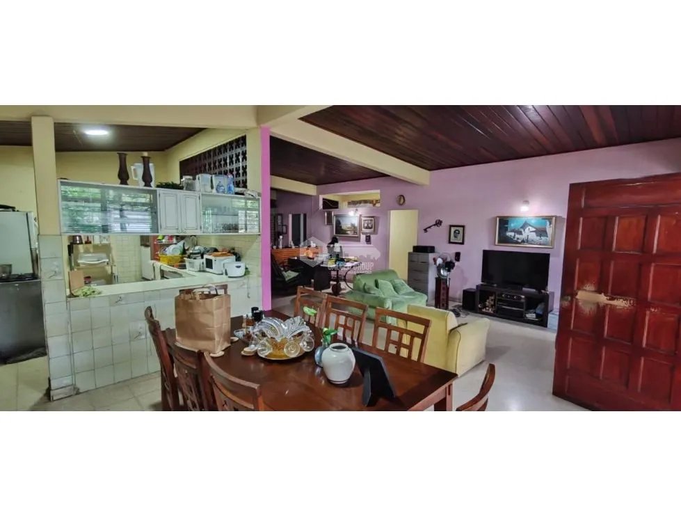 SE VENDE CASA EN BETANIA URB. LOS ANGELES 3 HABITACIONES 675m2