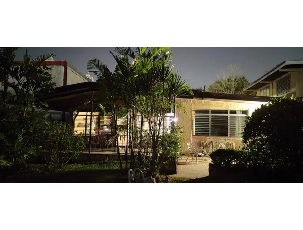 SE VENDE CASA EN BETANIA URB. LOS ANGELES 3 HABITACIONES 675m2