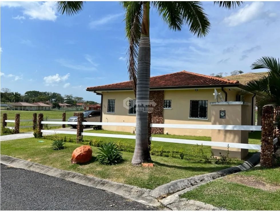 SE VENDE CASA DE PLAYA EN CHAME COLINAS BRISAS DEL CELAJE 381M