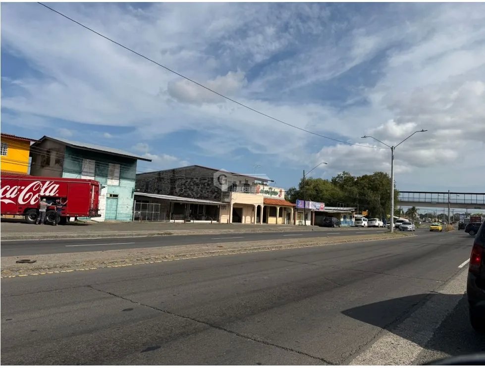 SE VENDE LOCAL COMERCIAL EN CHAME BEJUCO  240 M2