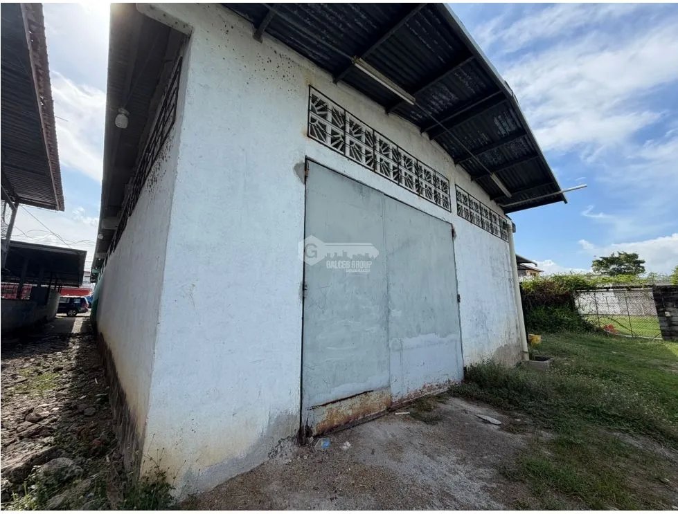 SE VENDE LOCAL COMERCIAL EN CHAME BEJUCO  240 M2