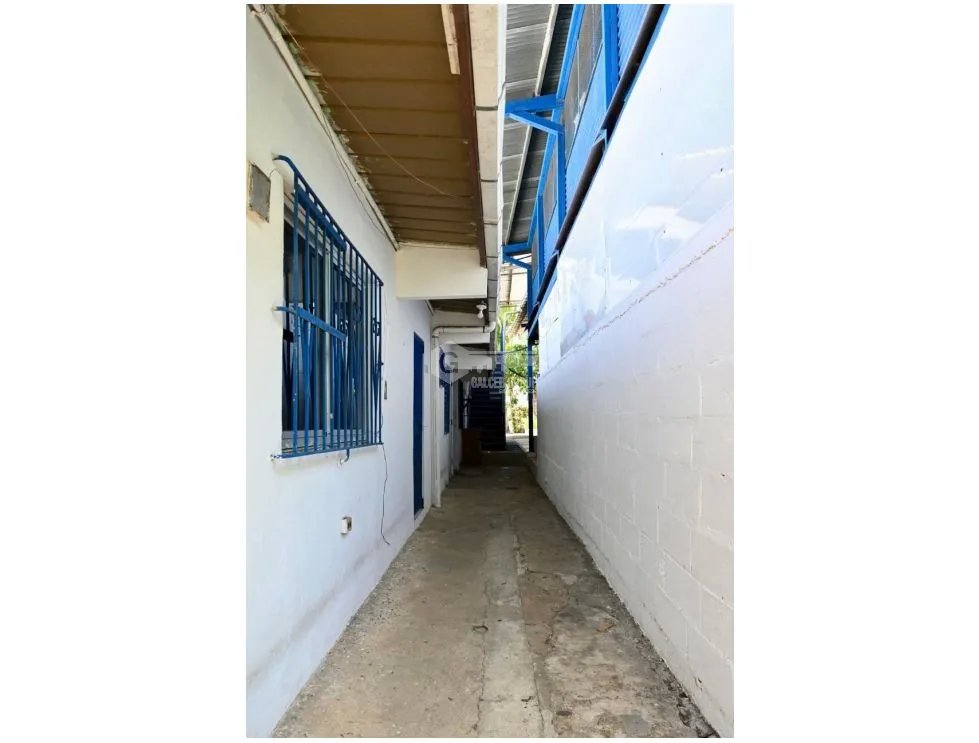 BODEGA / 12 DE OCTUBRE / 700M2 / CÓDIGO C-2 / GALERAS / 2 NIVELES