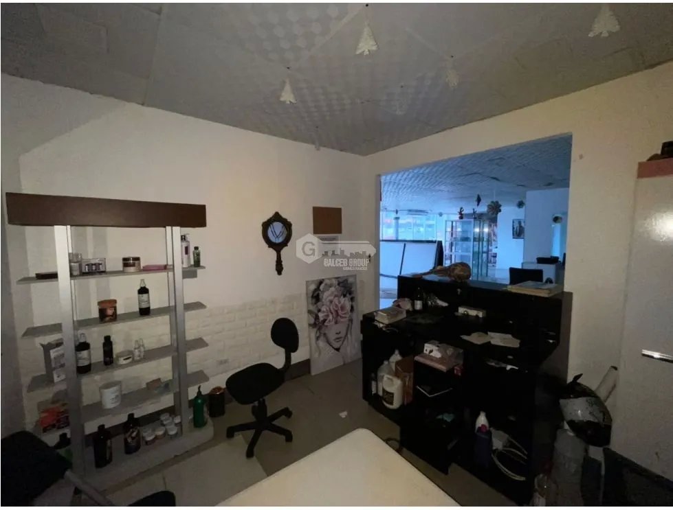 SE ALQUILA AMPLIO LOCAL EN CONDADO DEL REY PLAZA ROKAS 110 M2