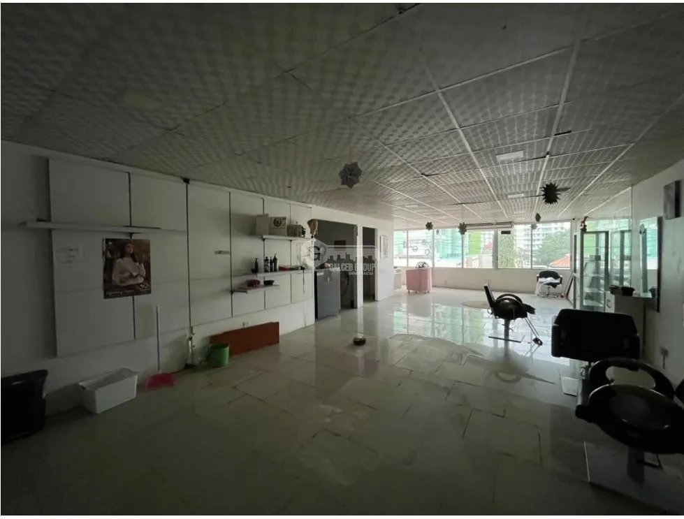 CONDADO DEL REY / PLAZA ROKAS / 110 M2 / 2 ESTACIONAMIENTOS/ 2DO PISO