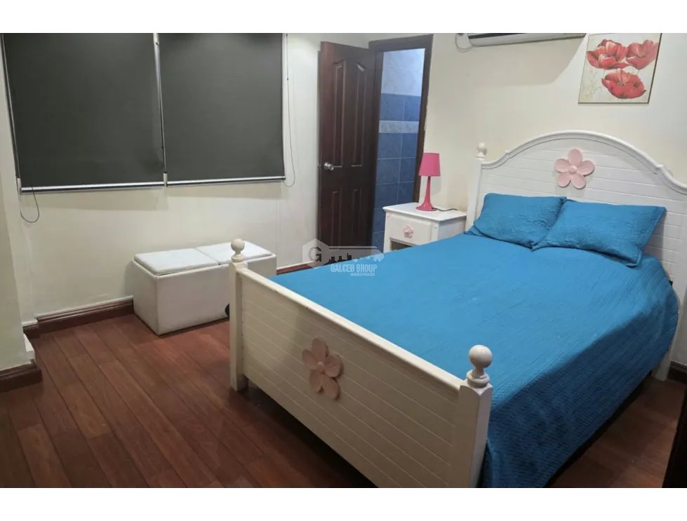 SE VENDE CASA EN PARQUE LEFEVRE SANTA ELENA 4 HABITACIONES 250m2