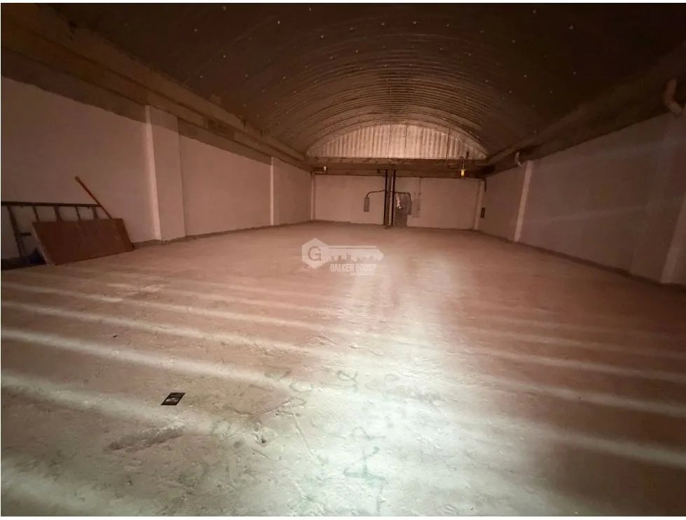 ALBROOK MALL / LOCAL  / 340M2 / SEGUNDO PISO