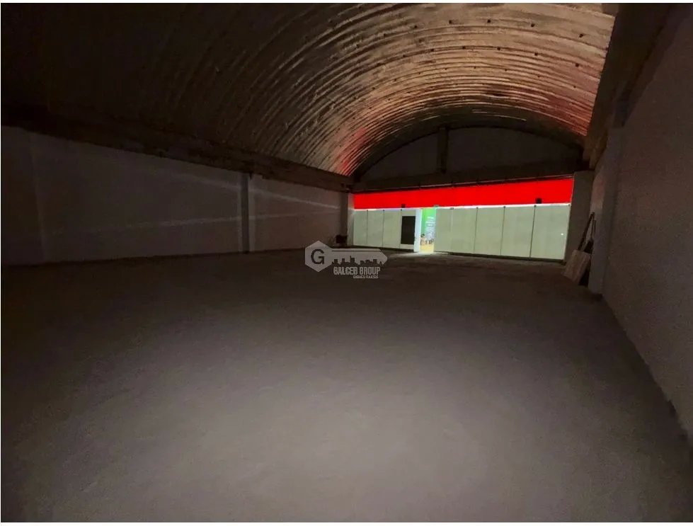ALBROOK MALL / LOCAL  / 340M2 / SEGUNDO PISO