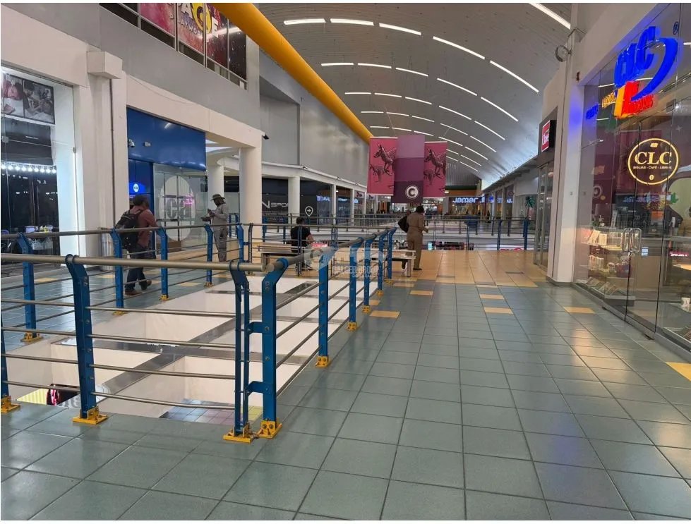 SE ALQUILA AMPLIO LOCAL  EN ALBROOK MALL 168M2 SEGUNDO PISO