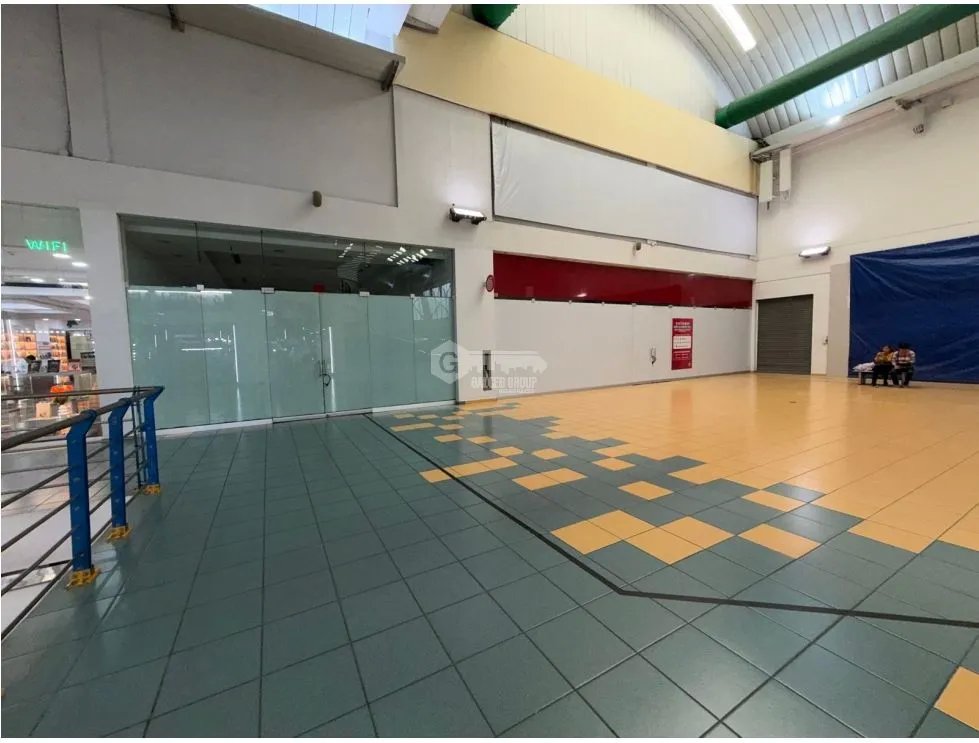 SE ALQUILA AMPLIO LOCAL  EN ALBROOK MALL 168M2 SEGUNDO PISO