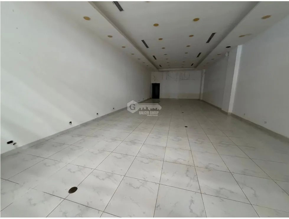ALBROOK MALL / LOCAL  / 168M2 / SEGUNDO PISO
