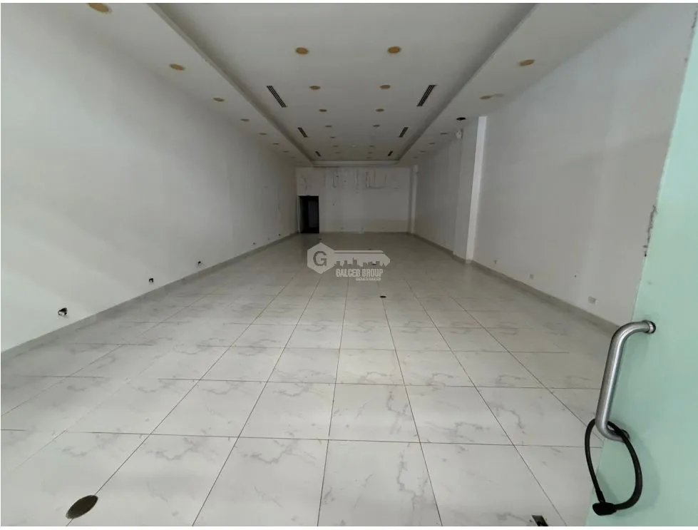 ALBROOK MALL / LOCAL  / 168M2 / SEGUNDO PISO