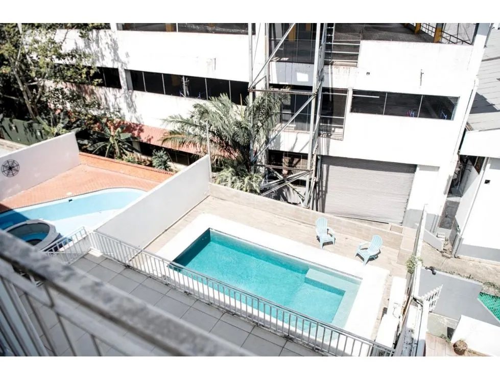 BETANIA  / CASA DE 4 NIVELES / 450 m2 / TERRAZA CON PISCINA