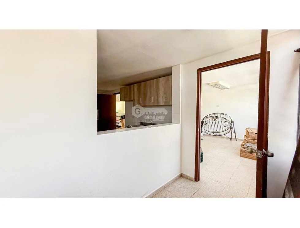 SE VENDE CASA EN BETANIA URB. LOS ANGELES DE 4 NIVELES 450 m2 PATIO