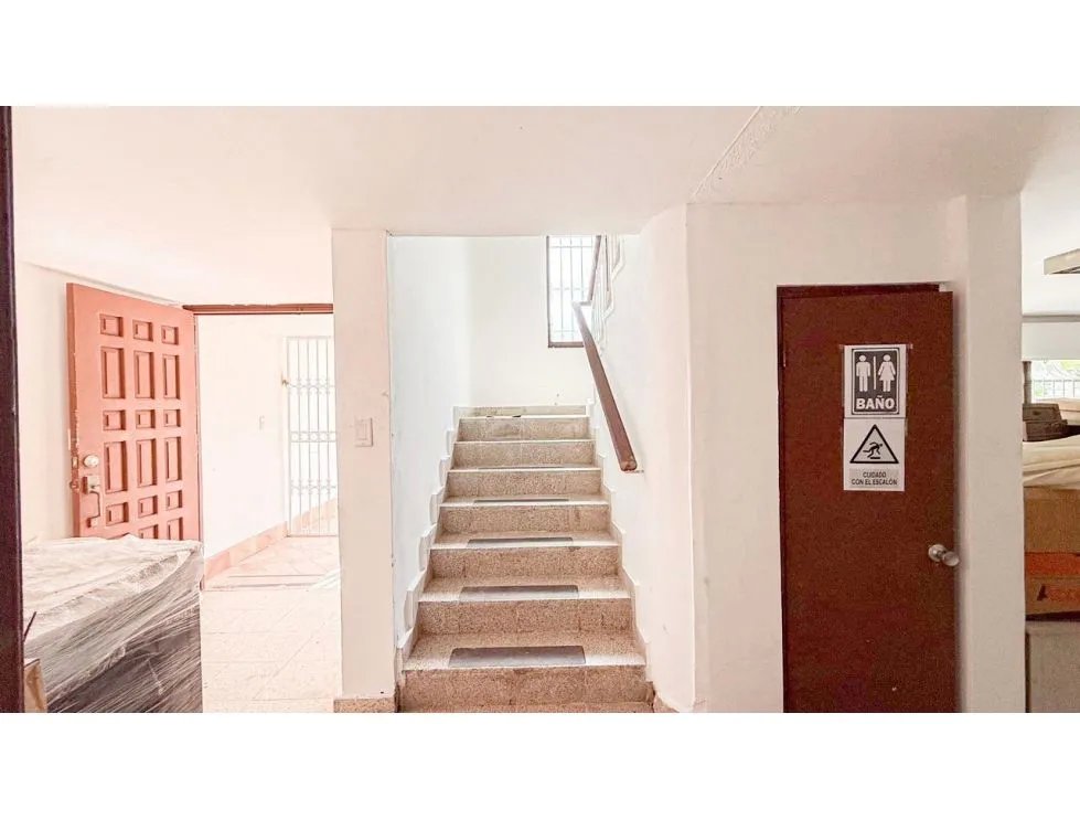 SE VENDE CASA EN BETANIA URB. LOS ANGELES DE 4 NIVELES 450 m2 PATIO
