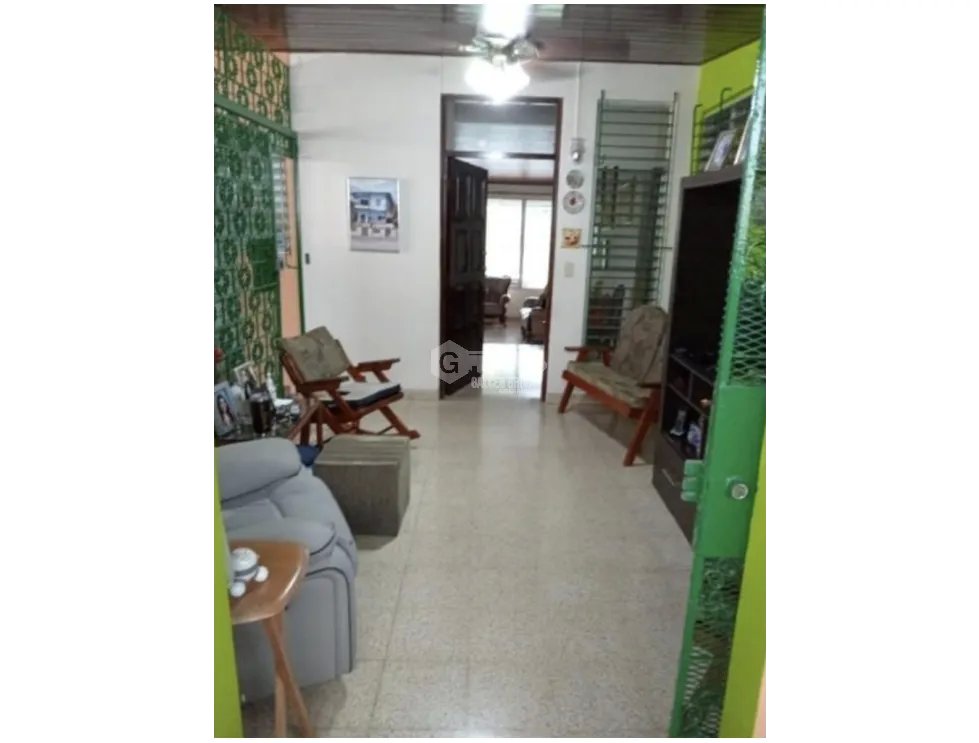 SE VENDE AMPLIA CASA BETANIA 244 m2 BALCON