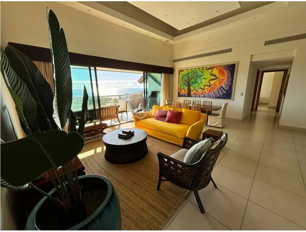 SE VENDE APARTAMENTO EN SAN CARLOS CASAMAR 215M VISTA AL MAR AMOBLADO