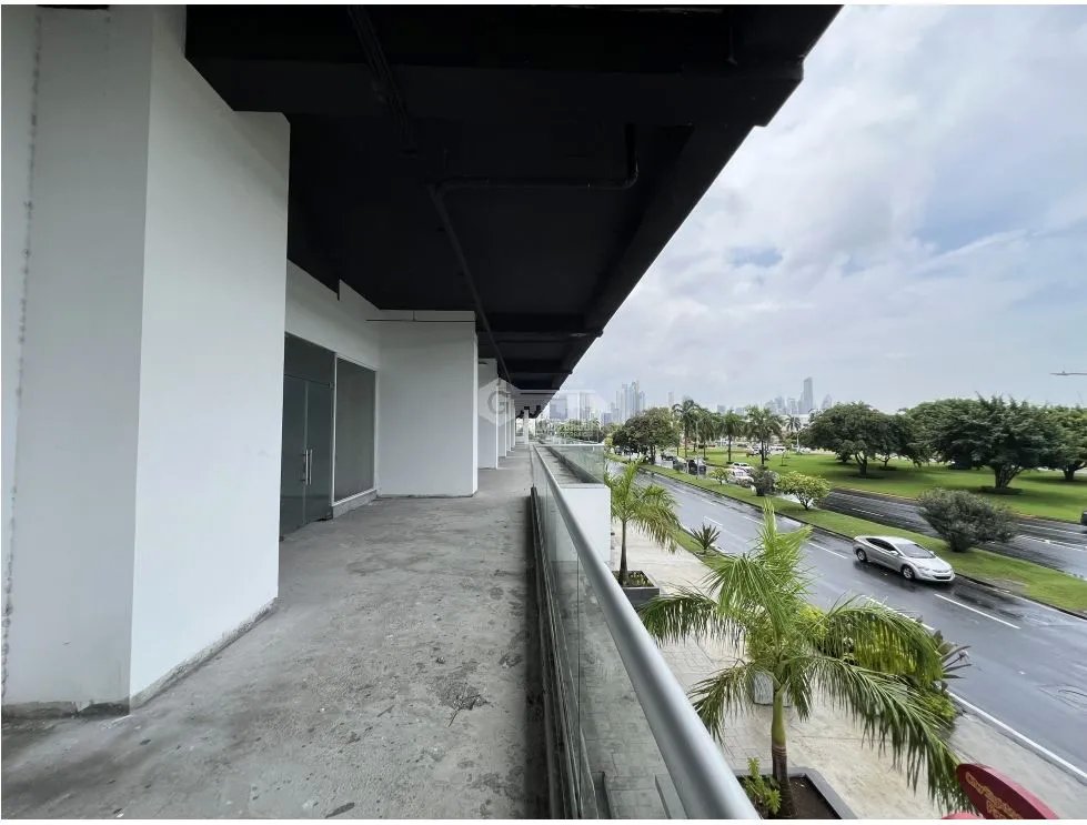 LOCAL COMERCIAL / THE SANDS  / AV. BALBOA / 85 M2 / VACIO