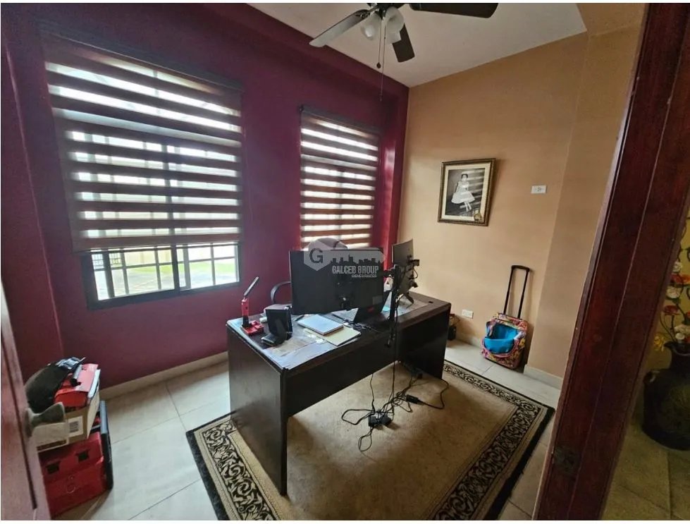 VILLA ZAITA / 2 NIVELES / 1250 M2 / 5 HABITACION / DEPOSITO / TERRAZA