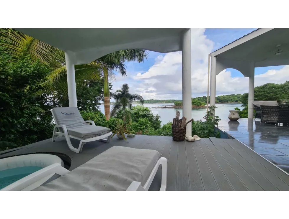 ARCHIPELAGO DE LAS PERLAS / ISLA SABOGA / 1600M2 / FRENTE AL MAR