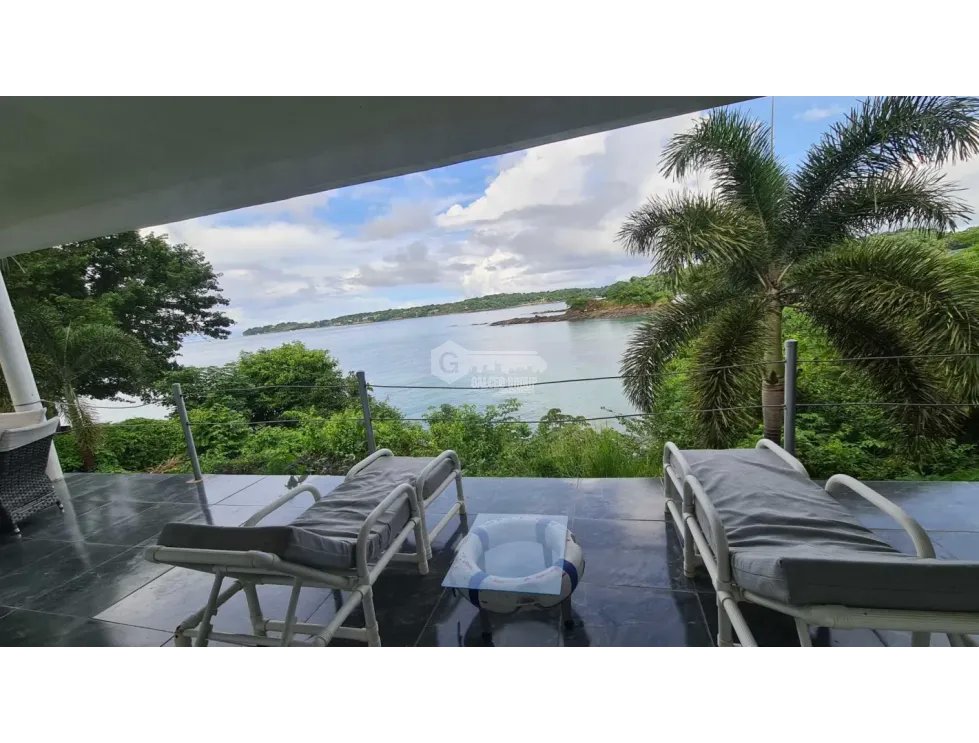 ARCHIPELAGO DE LAS PERLAS / ISLA SABOGA / 1600M2 / FRENTE AL MAR